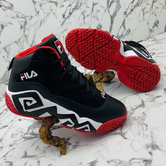 Men’s Fila MB Black White Red Sneakers - Picture 3 of 4